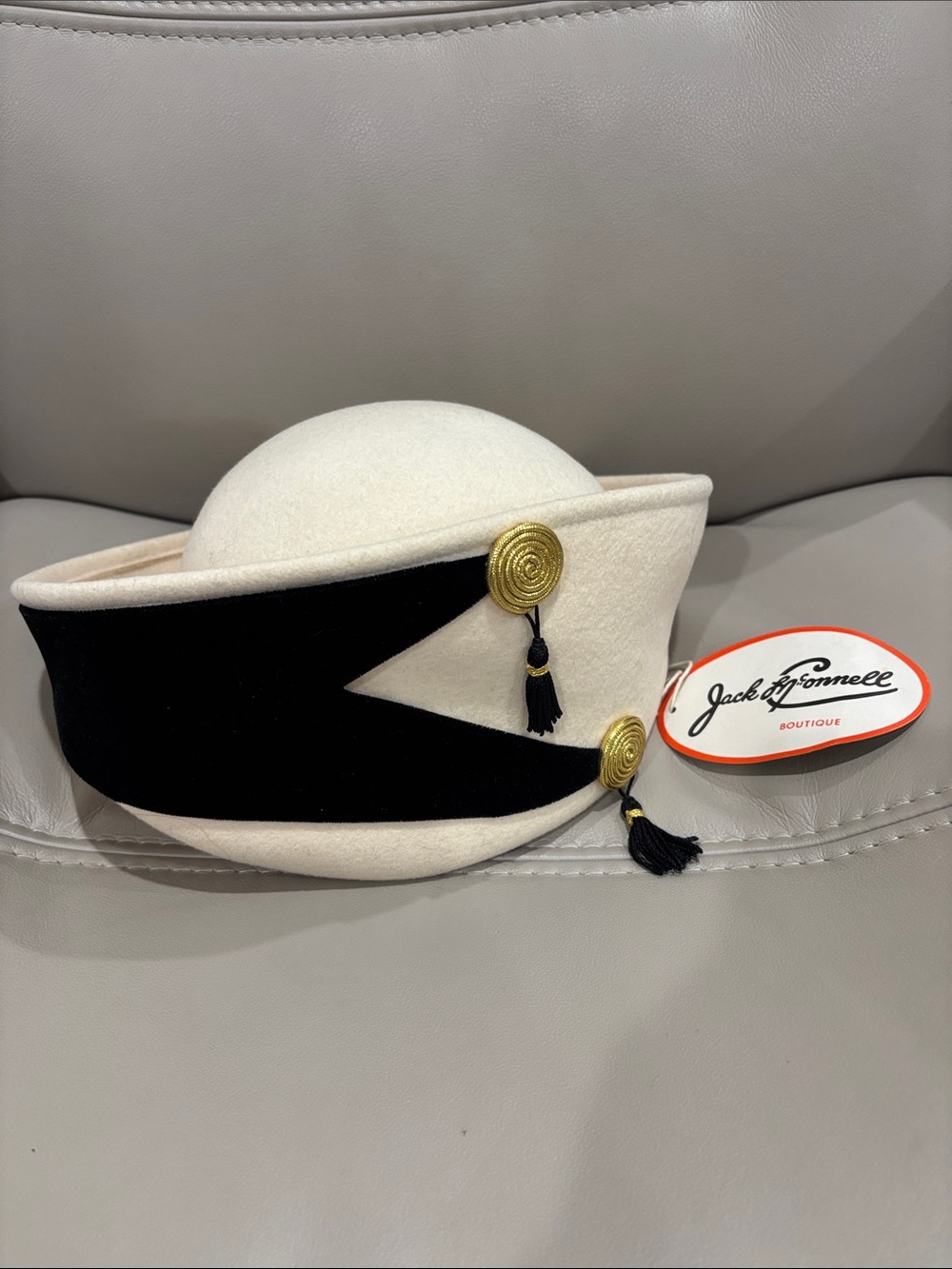 Jack McConnell Boutique Cream and Black Vintage Pillbox Hat